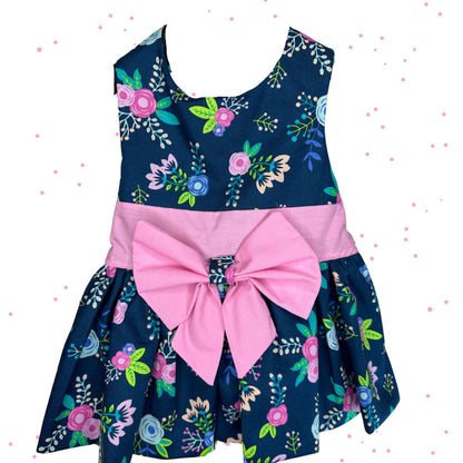 Pretty Pretty Flower: Navy and Pink Petals