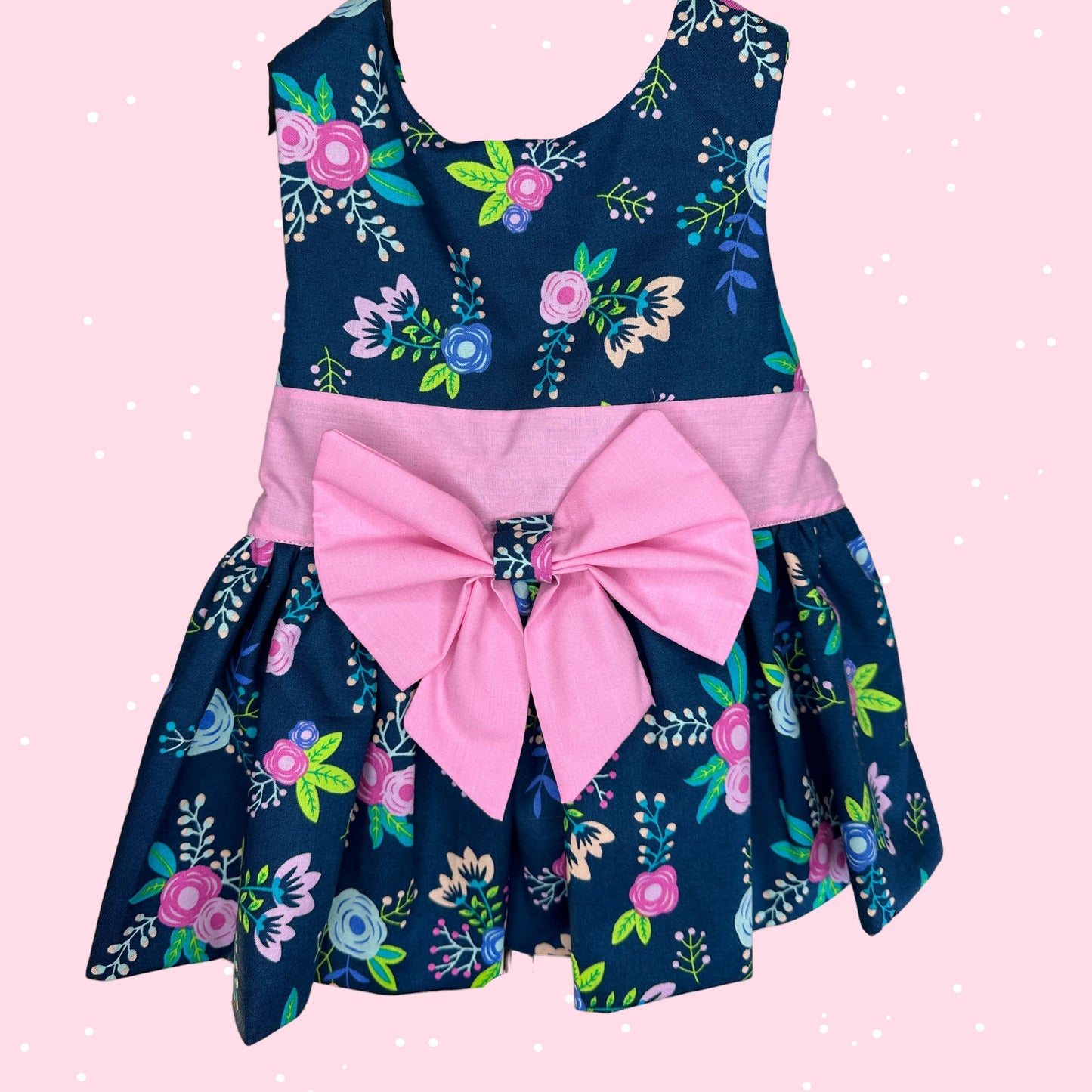 Pretty Pretty Flower: Navy and Pink Petals